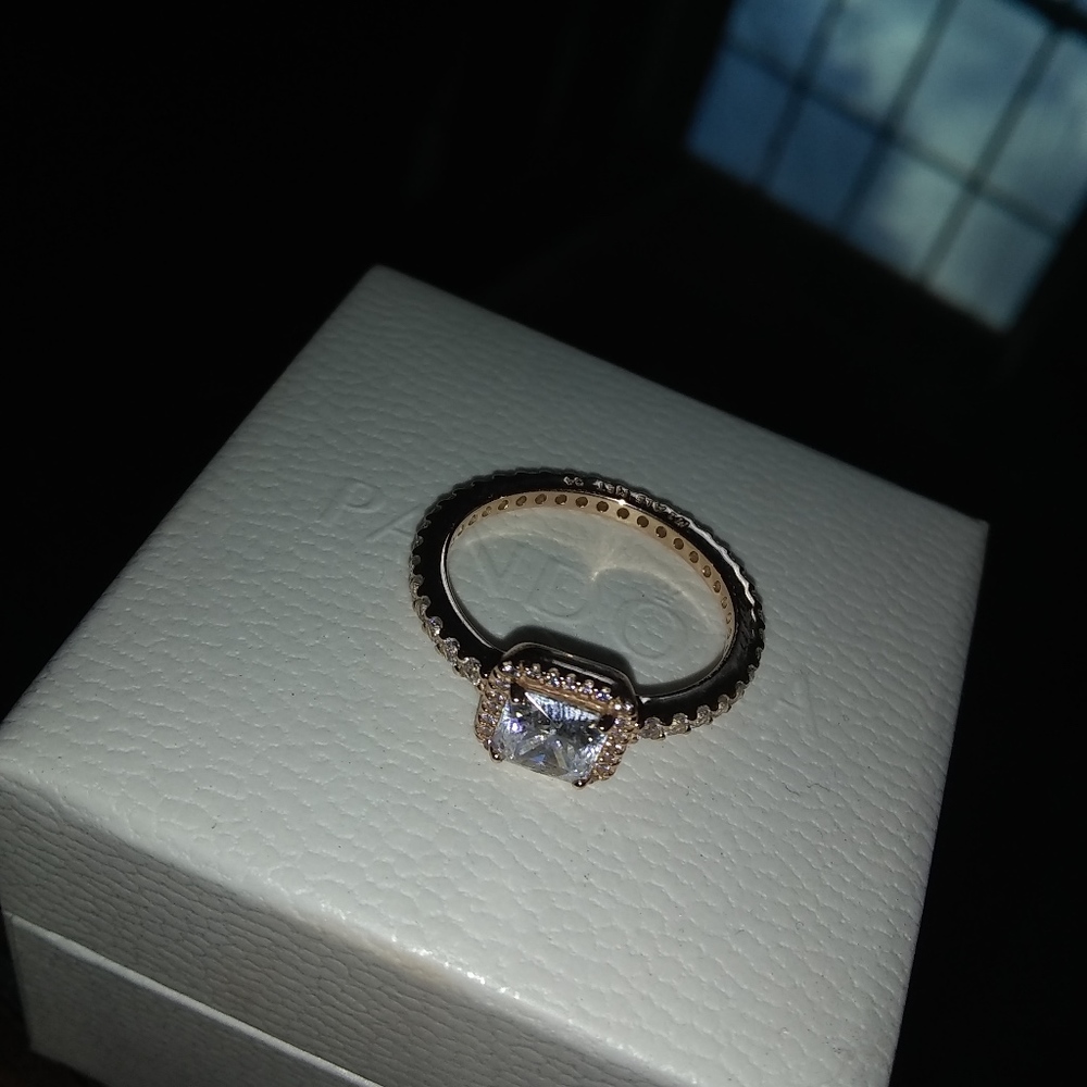 Pandora Rose Gold Timeless elegance ring